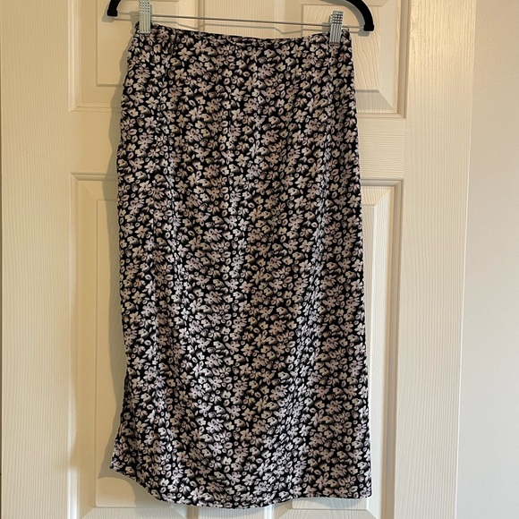 Abercrombie floral silky midi skirt with slit twist waist - Picture 3 of 7
